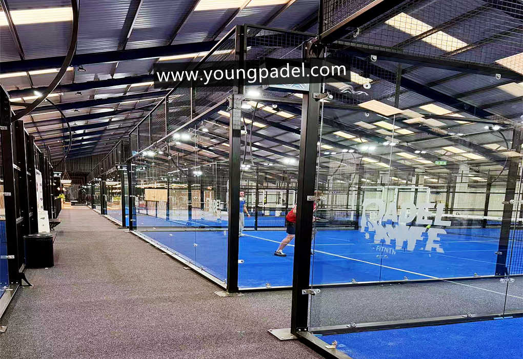 Reino Unido - 95 conjuntos de quadras de padel instalados