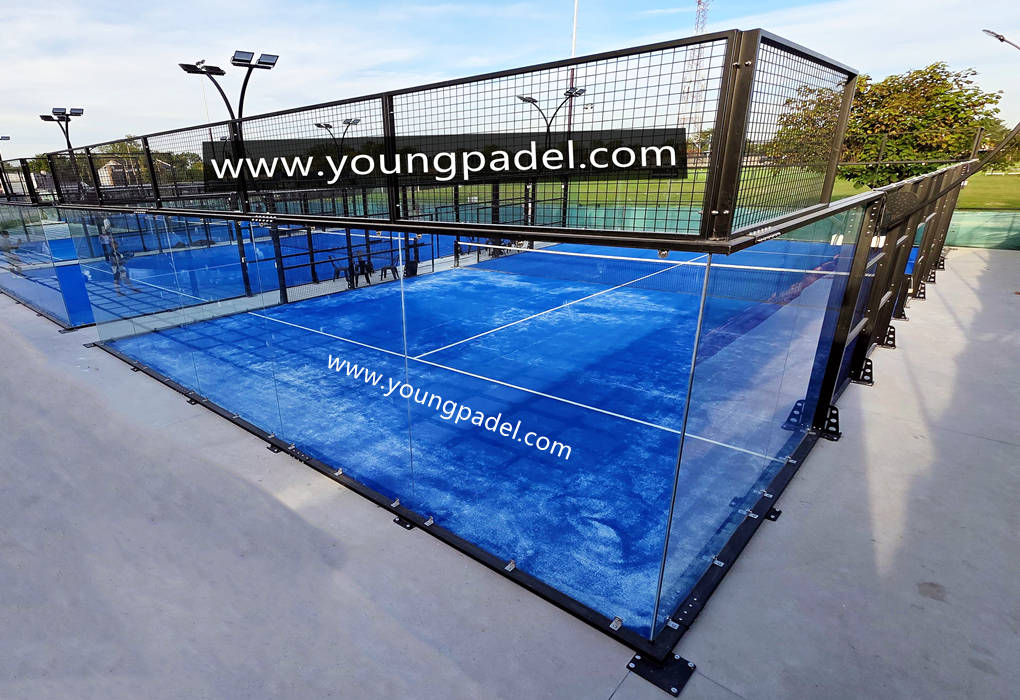 Moldávia - 82 conjuntos de quadras panorâmicas de padel instaladas.