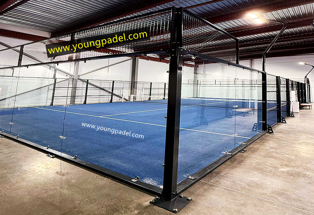 Hungria - 88 conjuntos de campos panorâmicos de padel instalados.